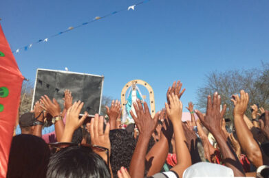 Procissão marca o encerramento da Festa da Padroeira