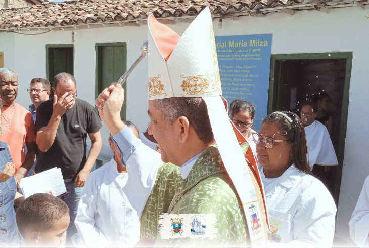 Santuário: Romeiros participam de missa celebrada pelo bispo diocesano